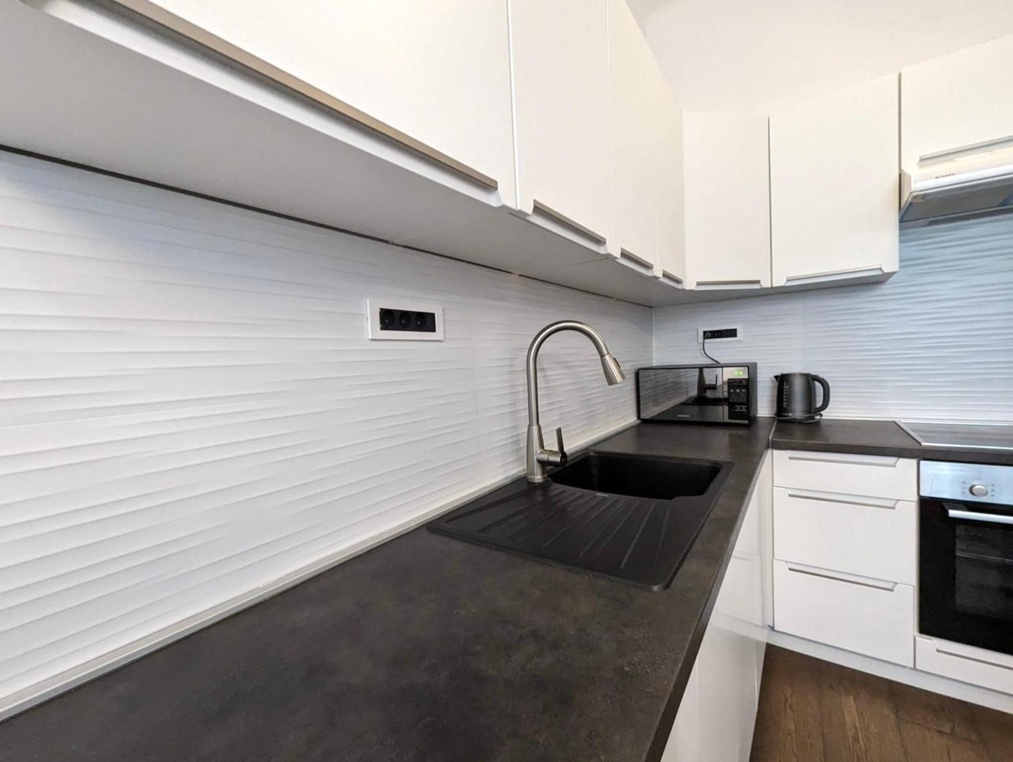 Fantabulous Downtown Abode W King Bed, 65" Tv, Washer And Tumble Dryer Zagreb Exterior foto