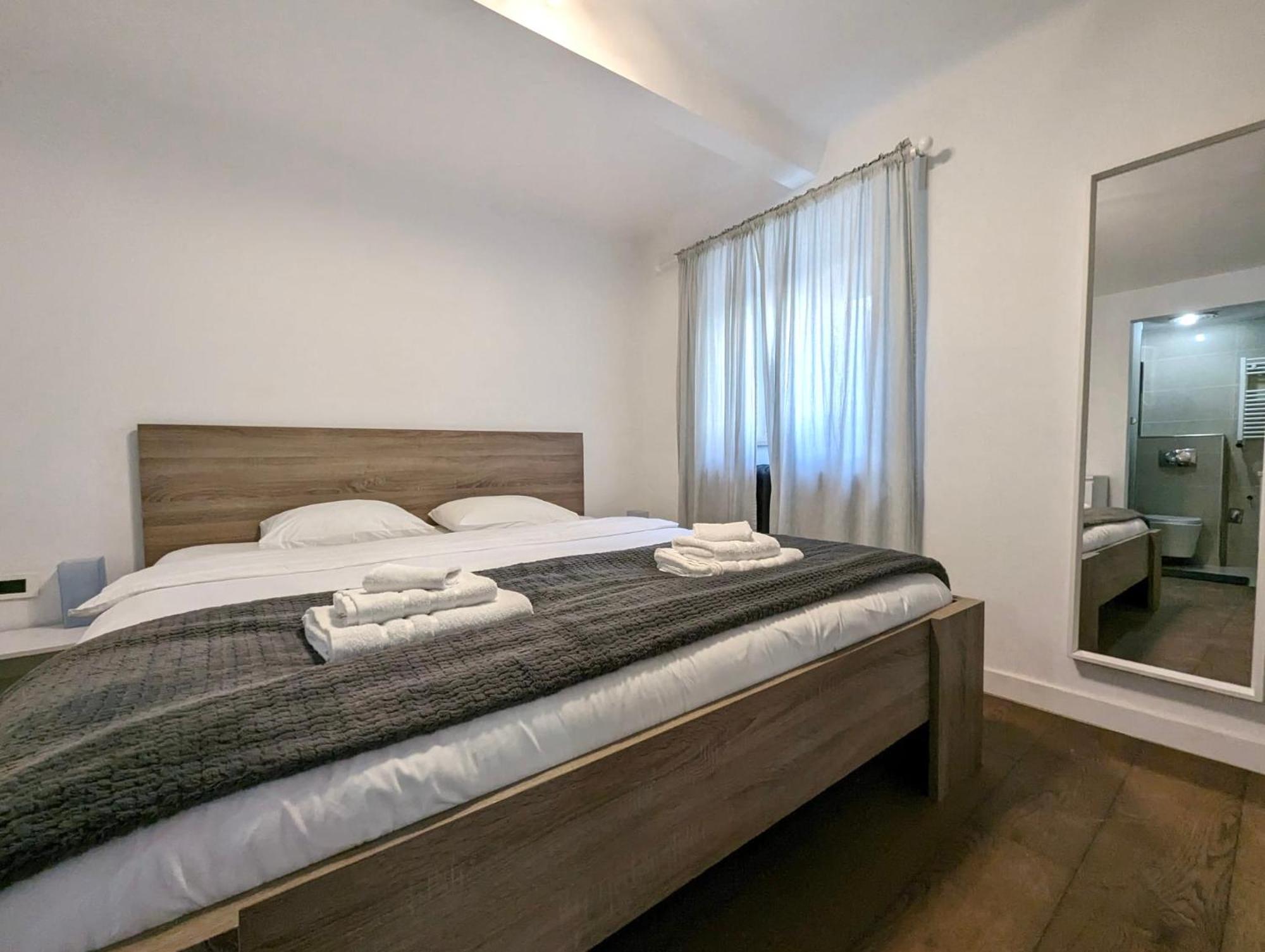 Fantabulous Downtown Abode W King Bed, 65" Tv, Washer And Tumble Dryer Zagreb Exterior foto